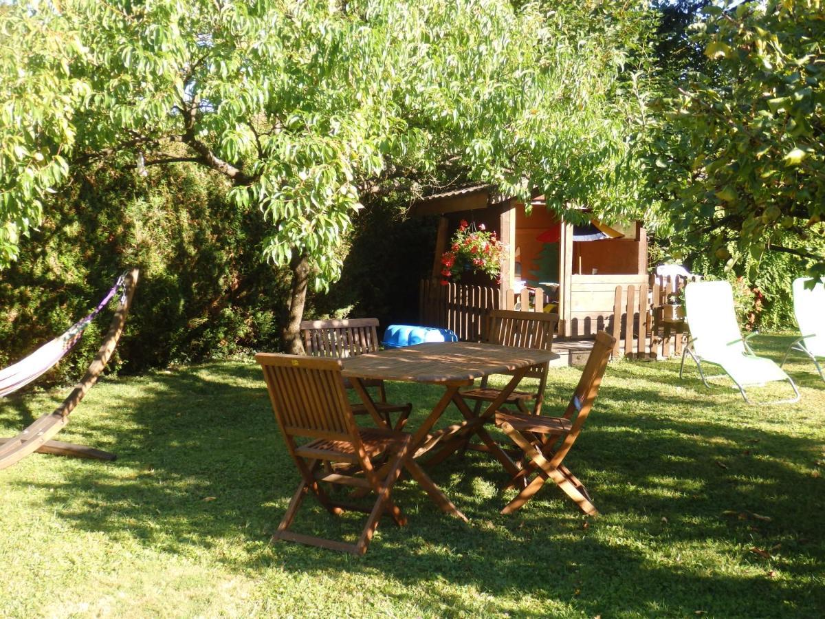 Au Coeur Des Alpes Bed and Breakfast Marignier Exteriör bild